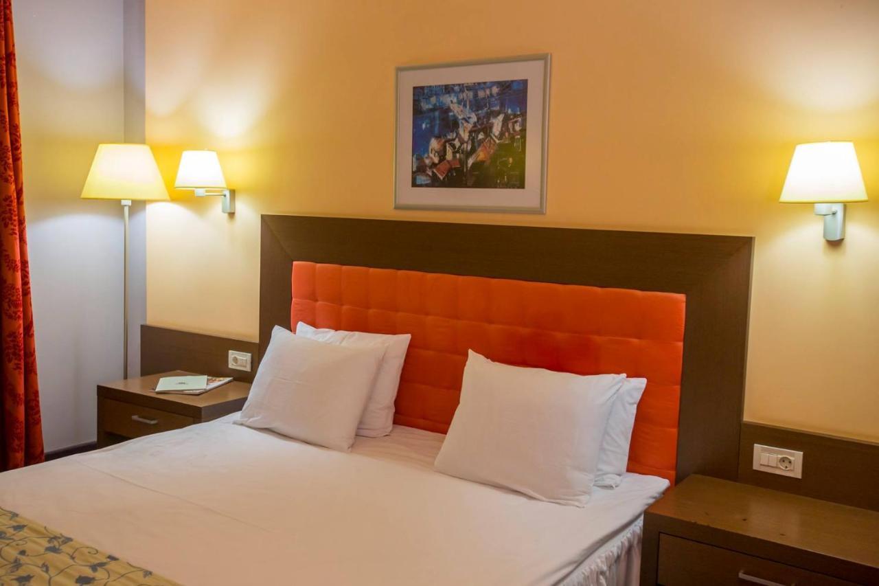 Park Hotel Romantica Svilengrad Eksteriør billede