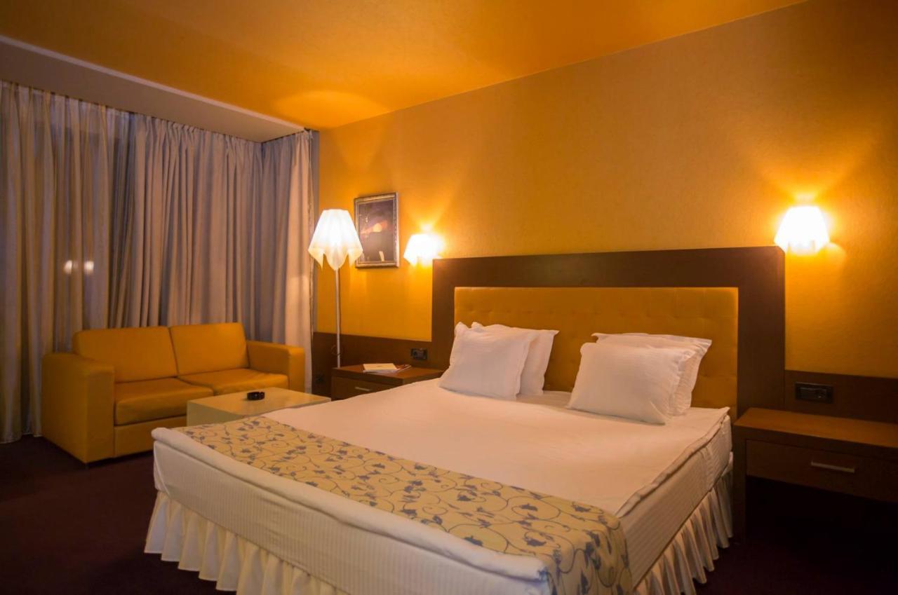 Park Hotel Romantica Svilengrad Eksteriør billede