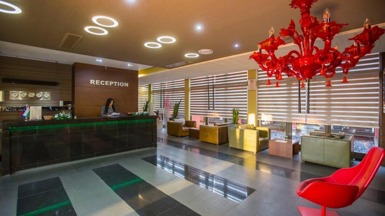 Park Hotel Romantica Svilengrad Eksteriør billede