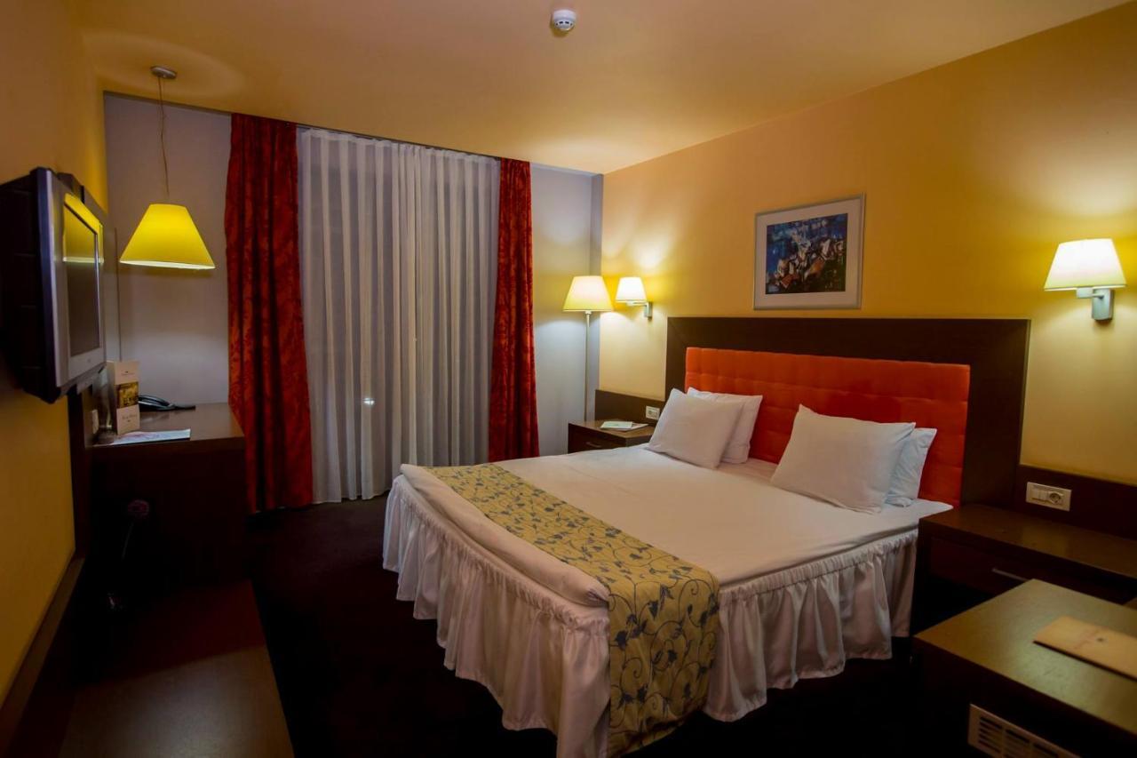 Park Hotel Romantica Svilengrad Eksteriør billede