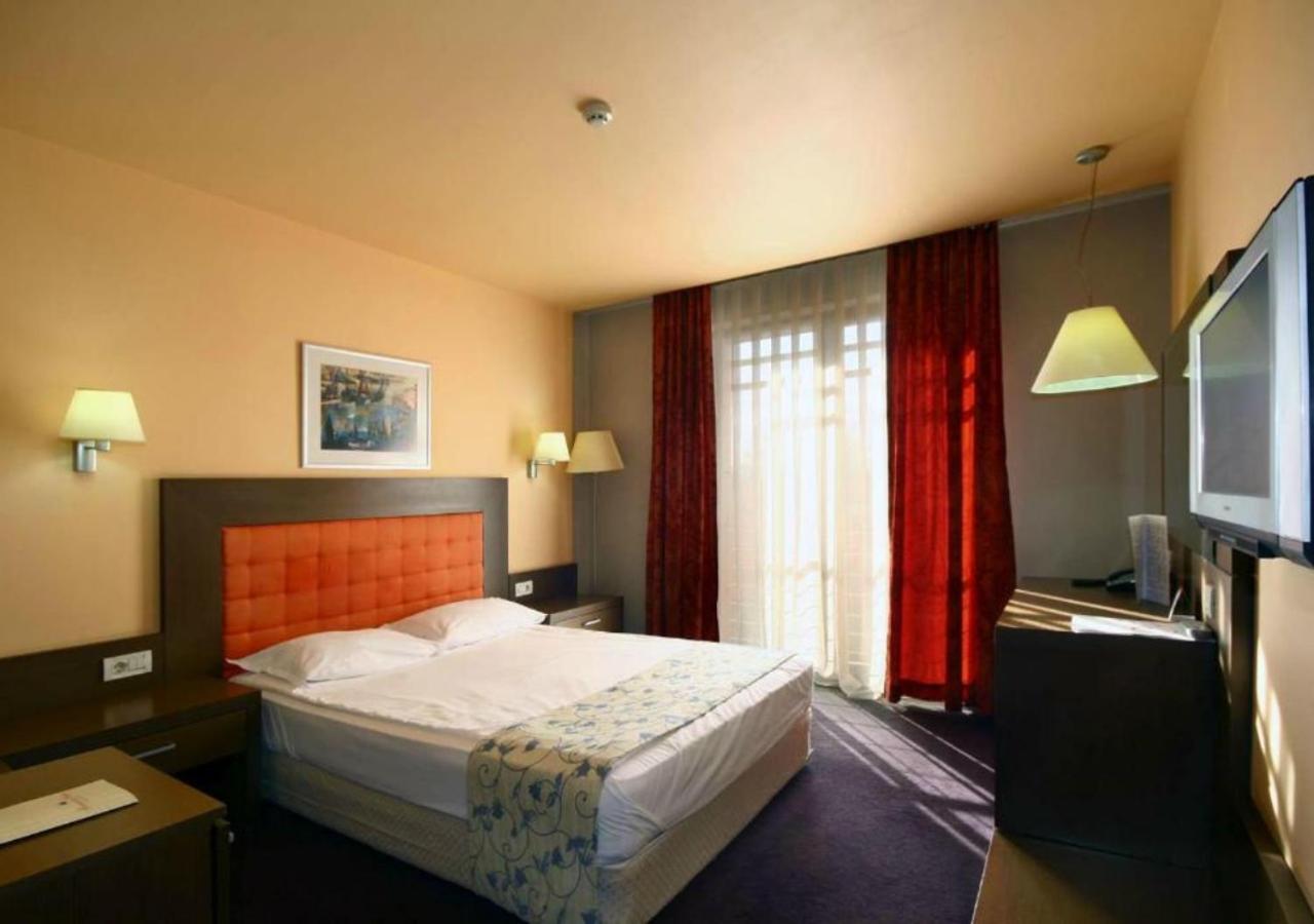 Park Hotel Romantica Svilengrad Eksteriør billede