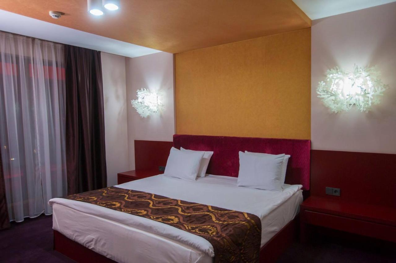 Park Hotel Romantica Svilengrad Eksteriør billede